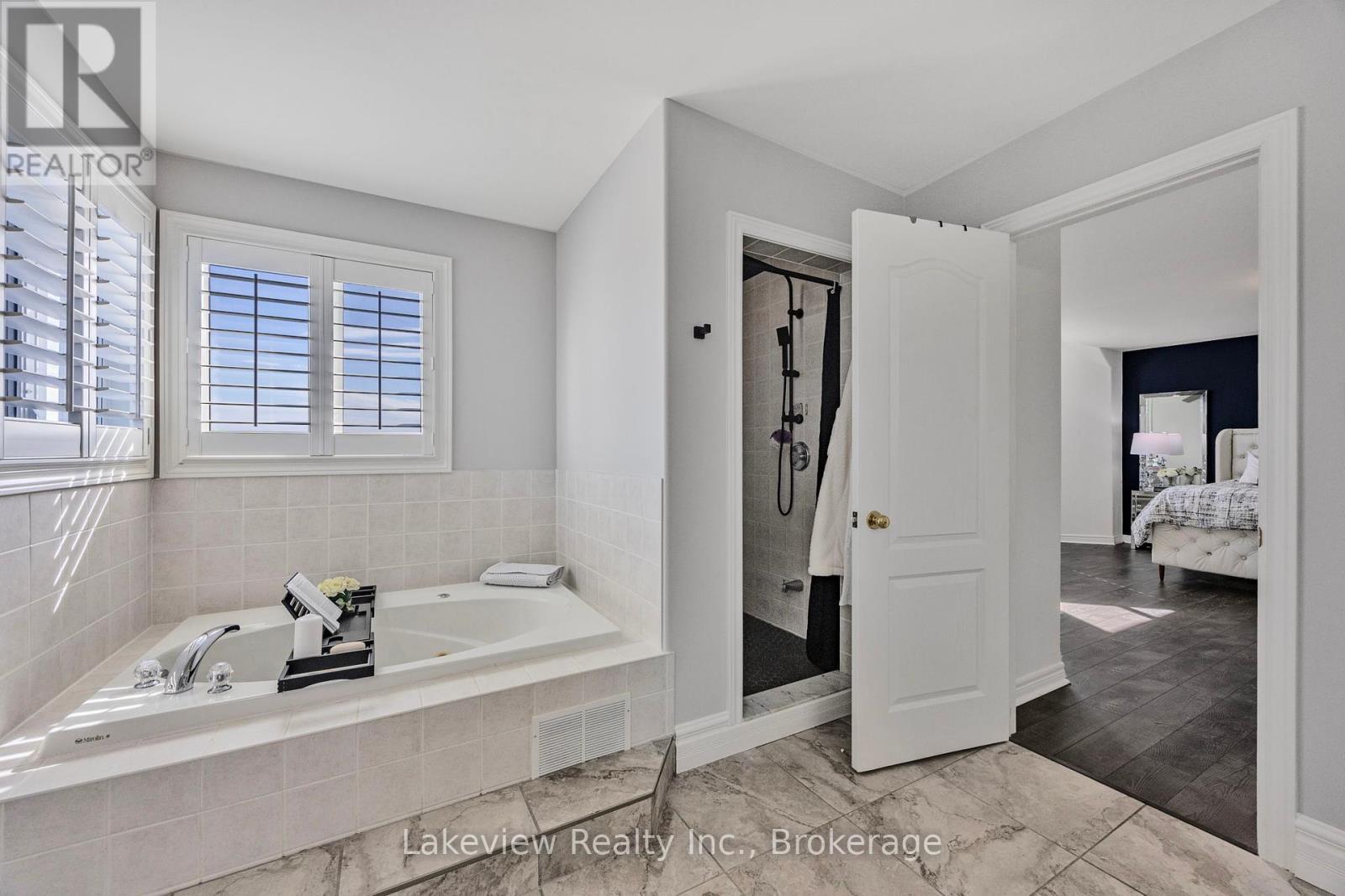 Photo 2 of 31 Cleopatra Court, Orillia ON