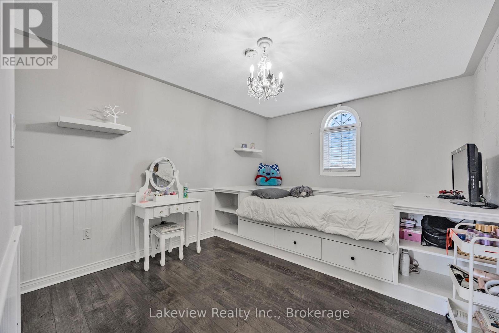 Photo 24 of 31 Cleopatra Court, Orillia ON