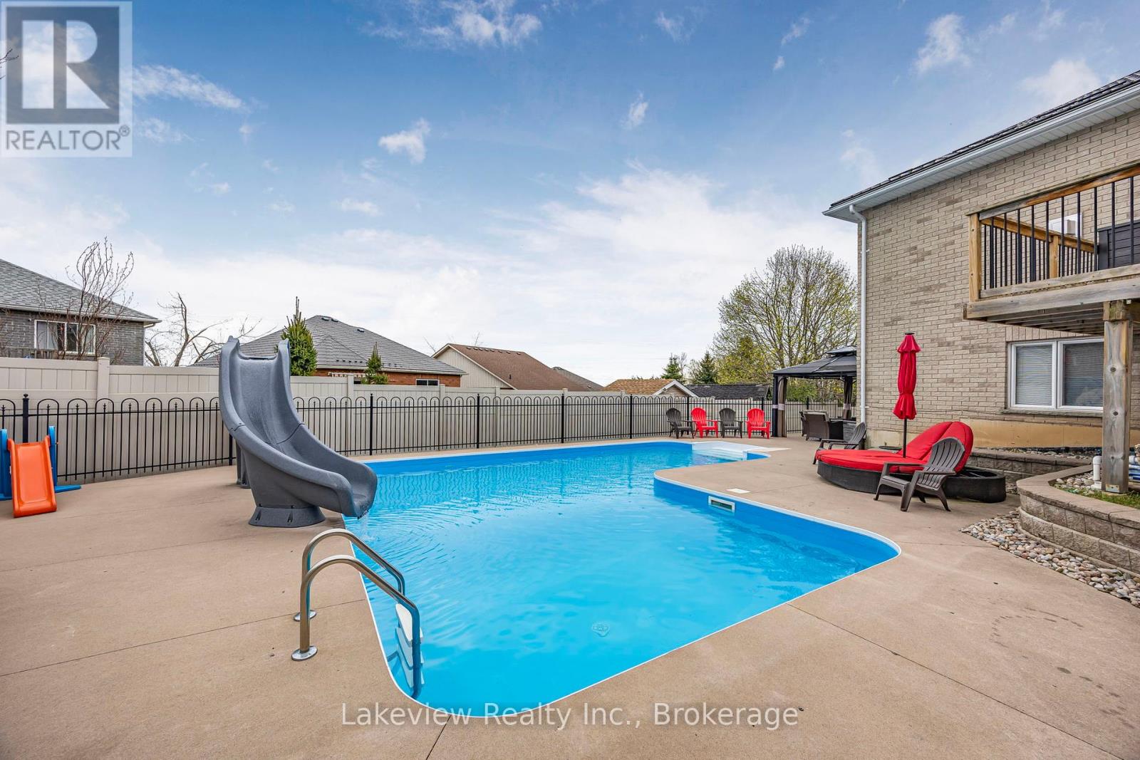 Photo 27 of 31 Cleopatra Court, Orillia ON