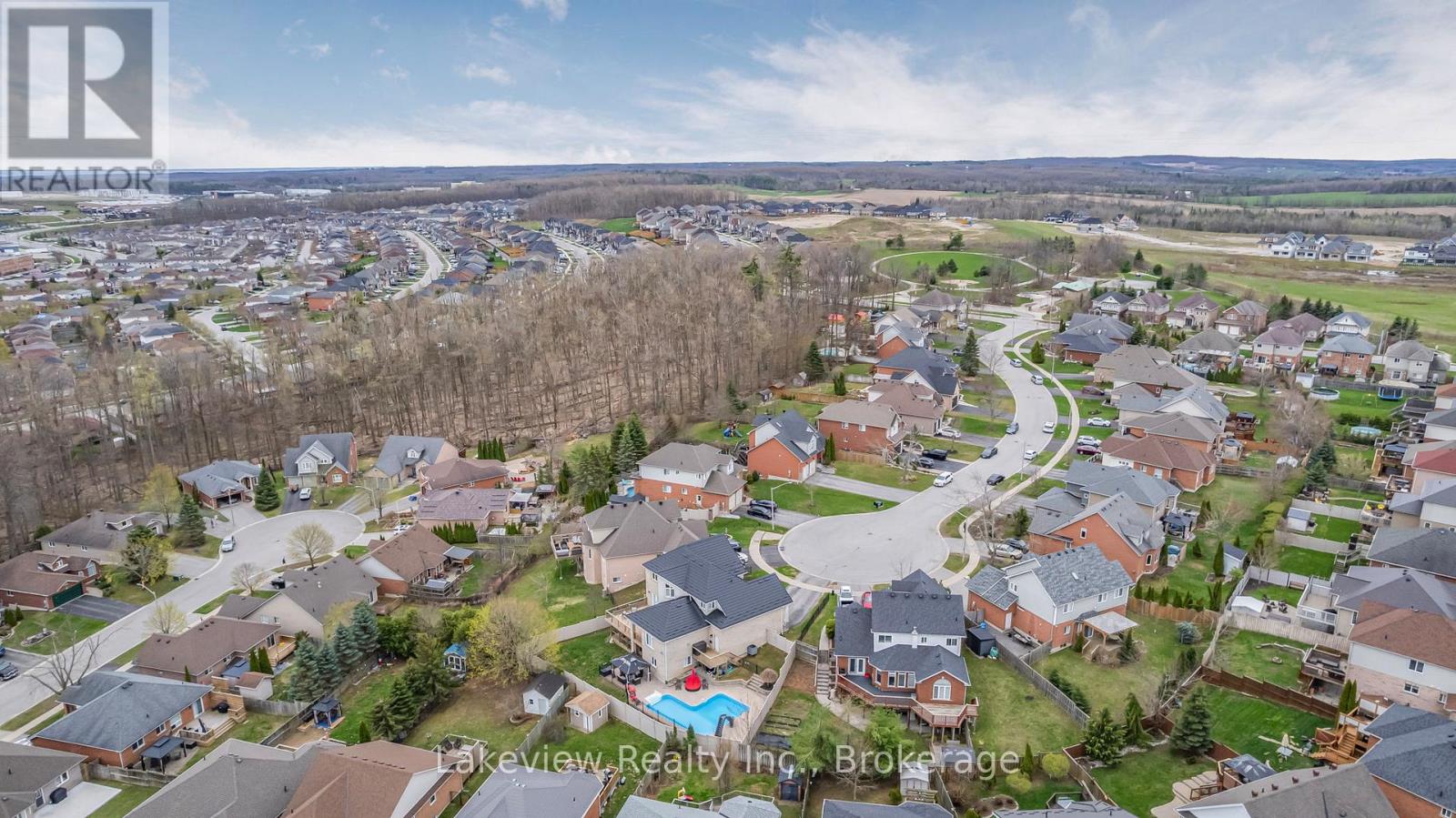 Photo 14 of 31 Cleopatra Court, Orillia ON