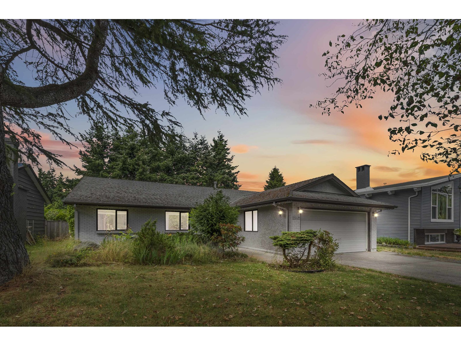 Photo 8 of 15491 Roper Avenue, White Rock BC