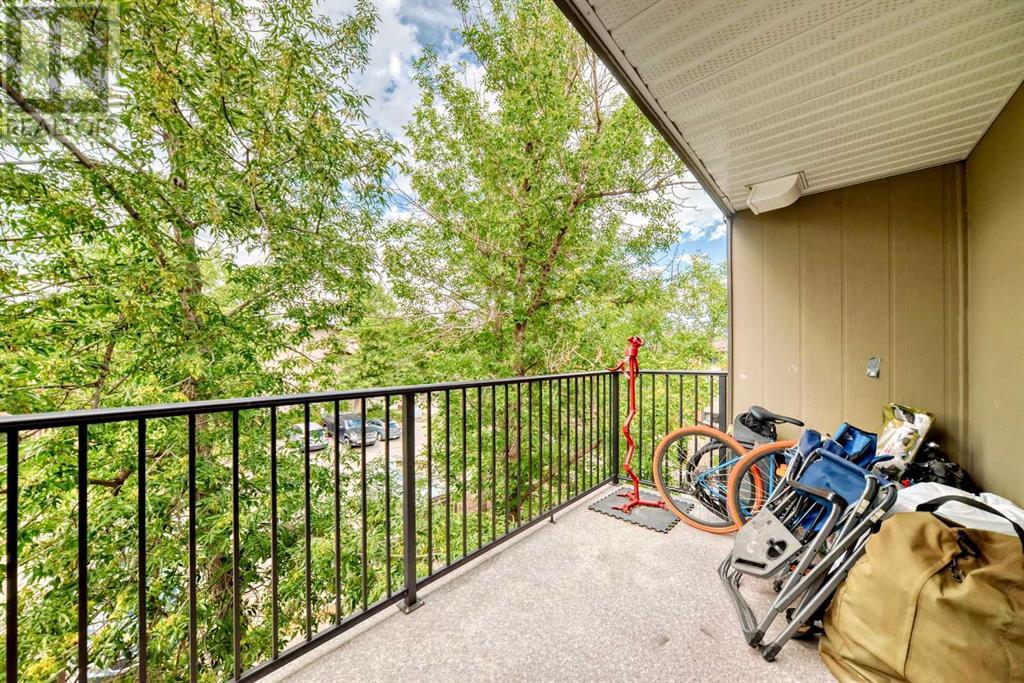 Single Family House for Sale in    Street SW Canyon Meadows Calgary 