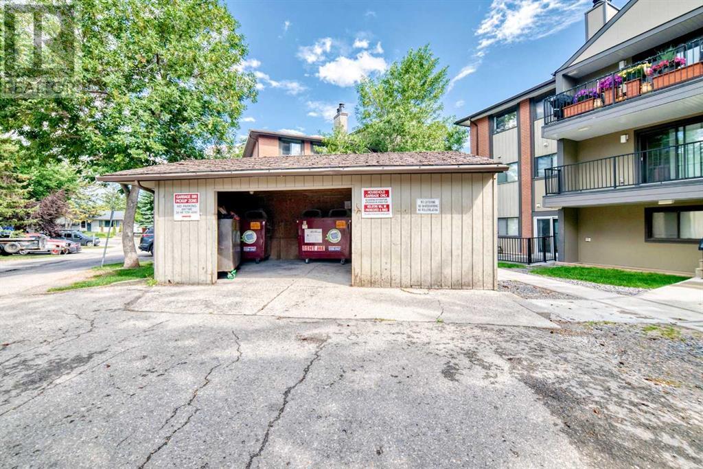 Single Family House for Sale in    Street SW Canyon Meadows Calgary 
