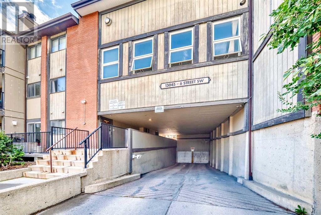 Single Family House for Sale in    Street SW Canyon Meadows Calgary 