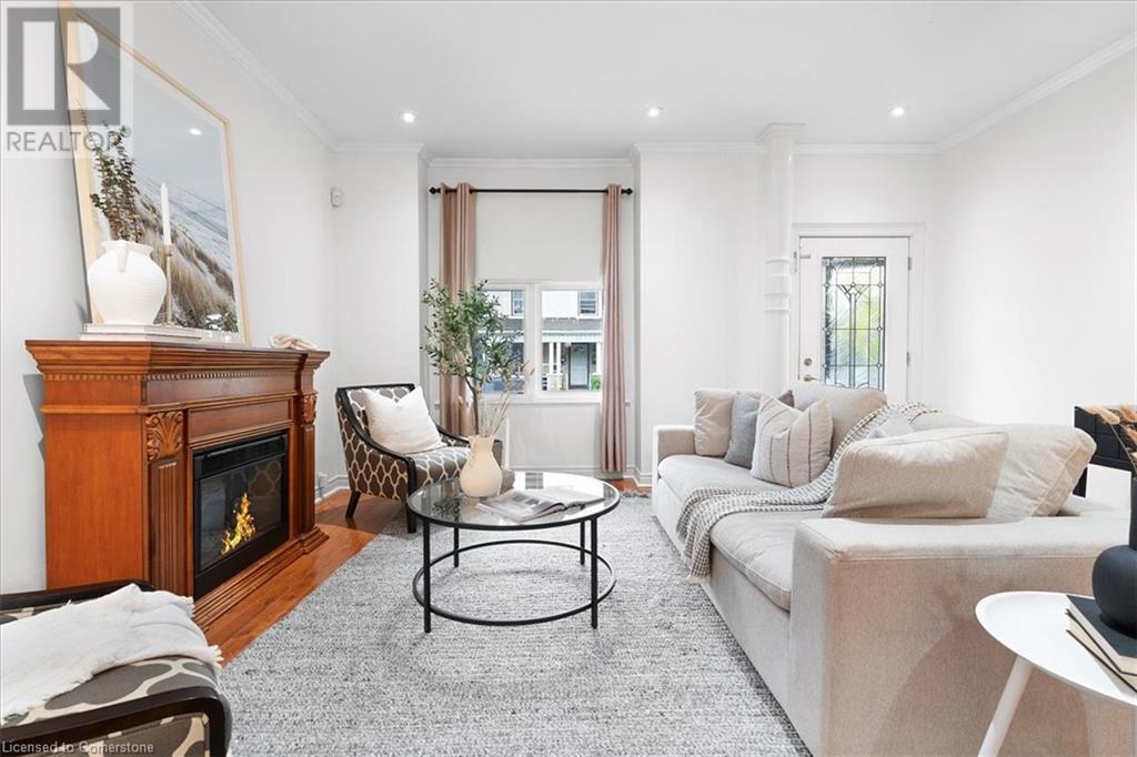Photo 5 of 336 Emerald Street N, Hamilton ON