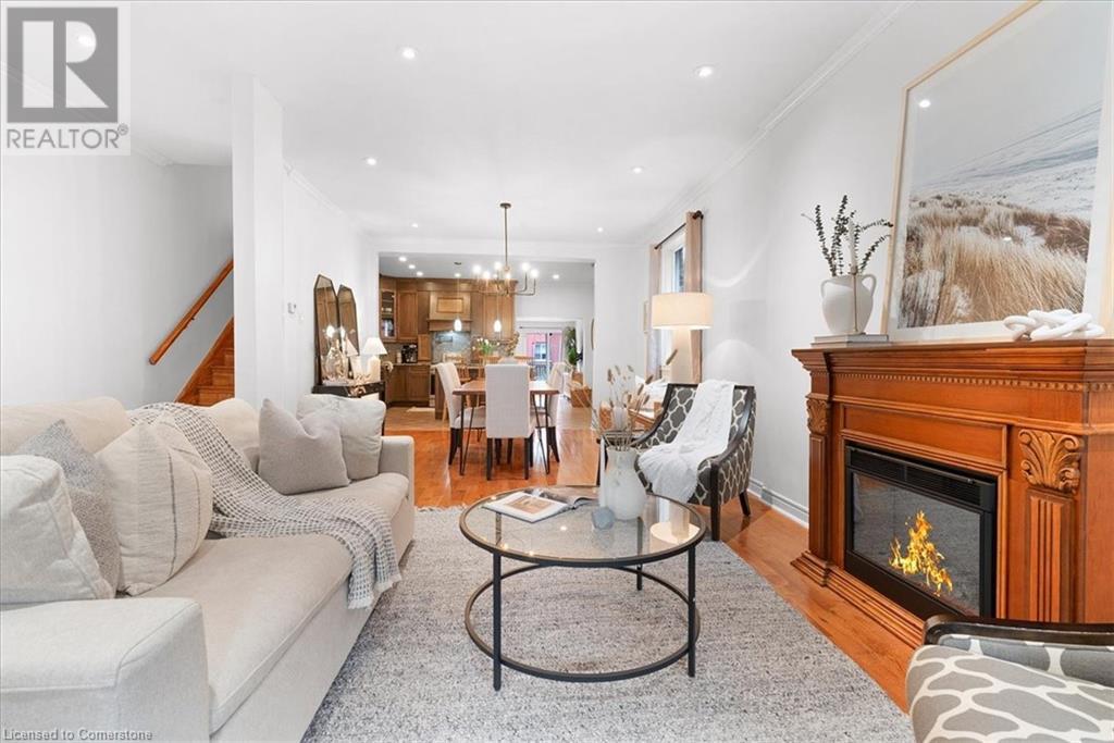 Photo 4 of 336 Emerald Street N, Hamilton ON