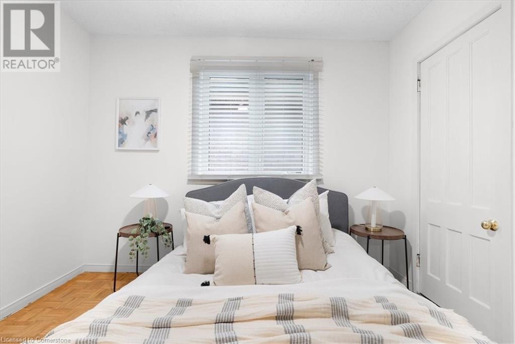 Photo 36 of 336 Emerald Street N, Hamilton ON