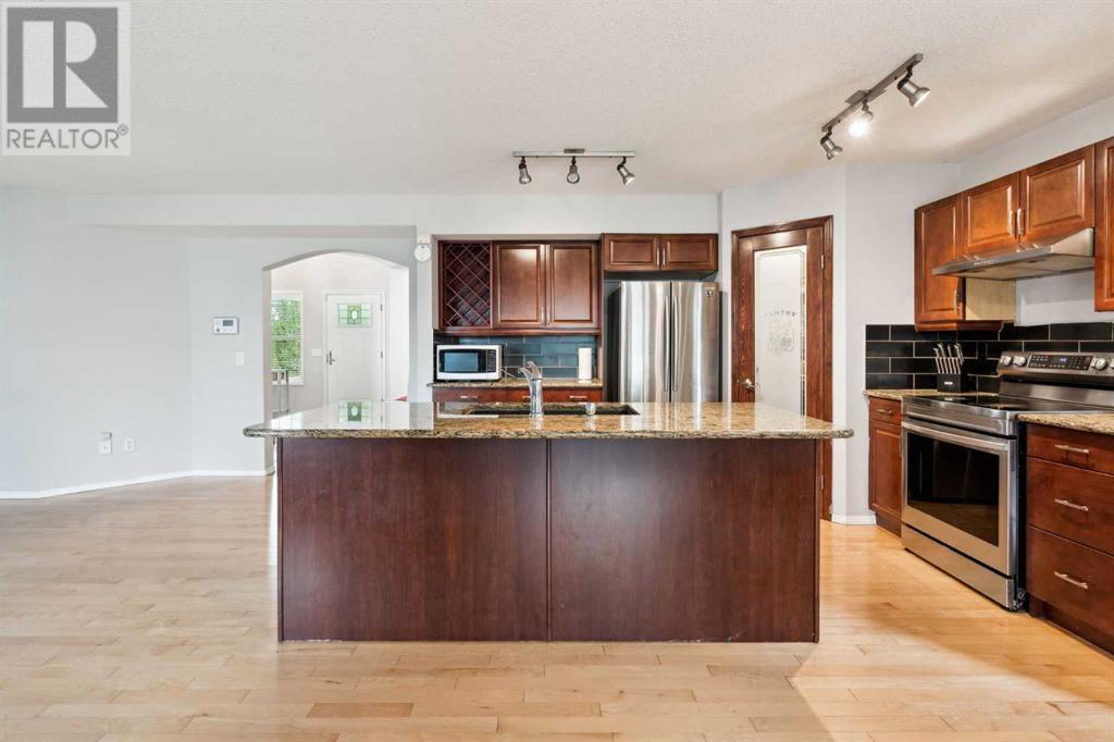 Single Family House for Sale in  Somerglen Way SW Somerset Calgary 
