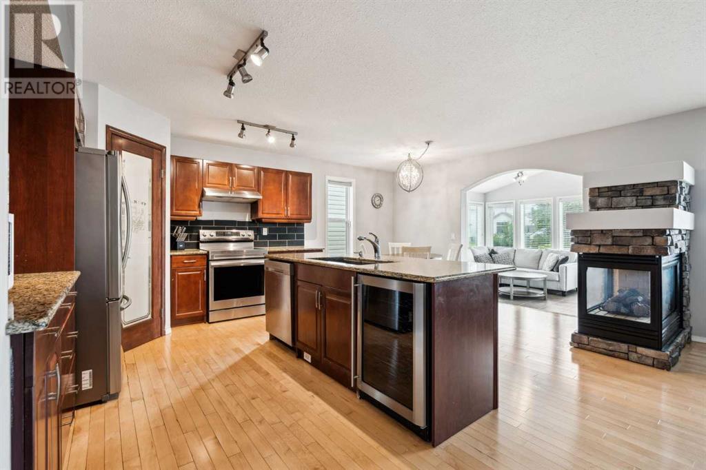 Single Family House for Sale in  Somerglen Way SW Somerset Calgary 