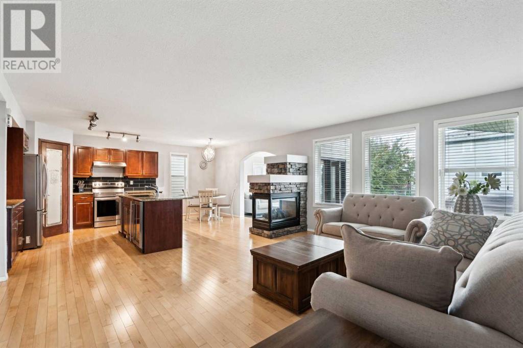 Single Family House for Sale in  Somerglen Way SW Somerset Calgary 