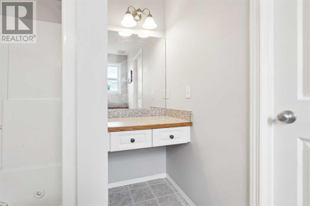 Single Family House for Sale in  Somerglen Way SW Somerset Calgary 
