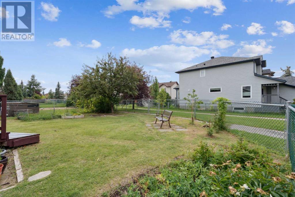 Single Family House for Sale in  Somerglen Way SW Somerset Calgary 