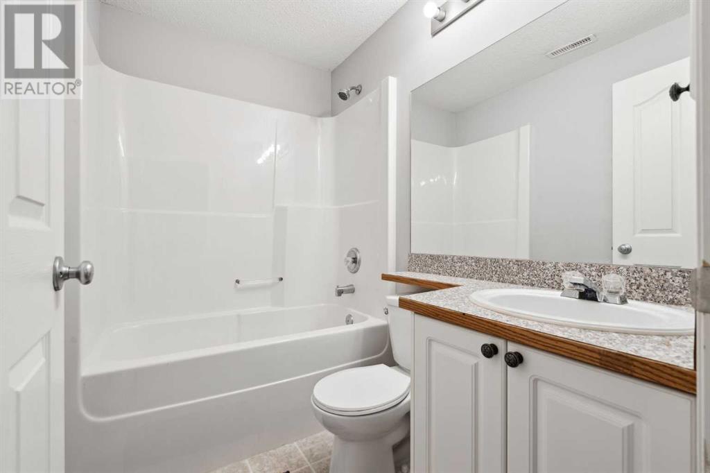 Single Family House for Sale in  Somerglen Way SW Somerset Calgary 