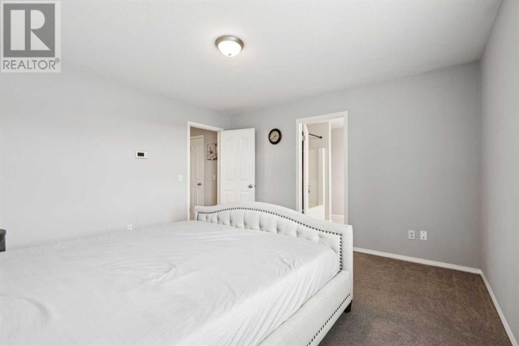 Single Family House for Sale in  Somerglen Way SW Somerset Calgary 
