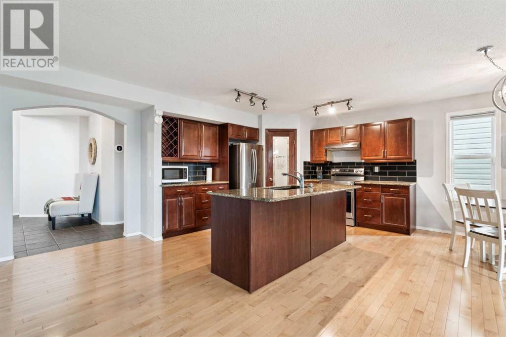 Single Family House for Sale in  Somerglen Way SW Somerset Calgary 