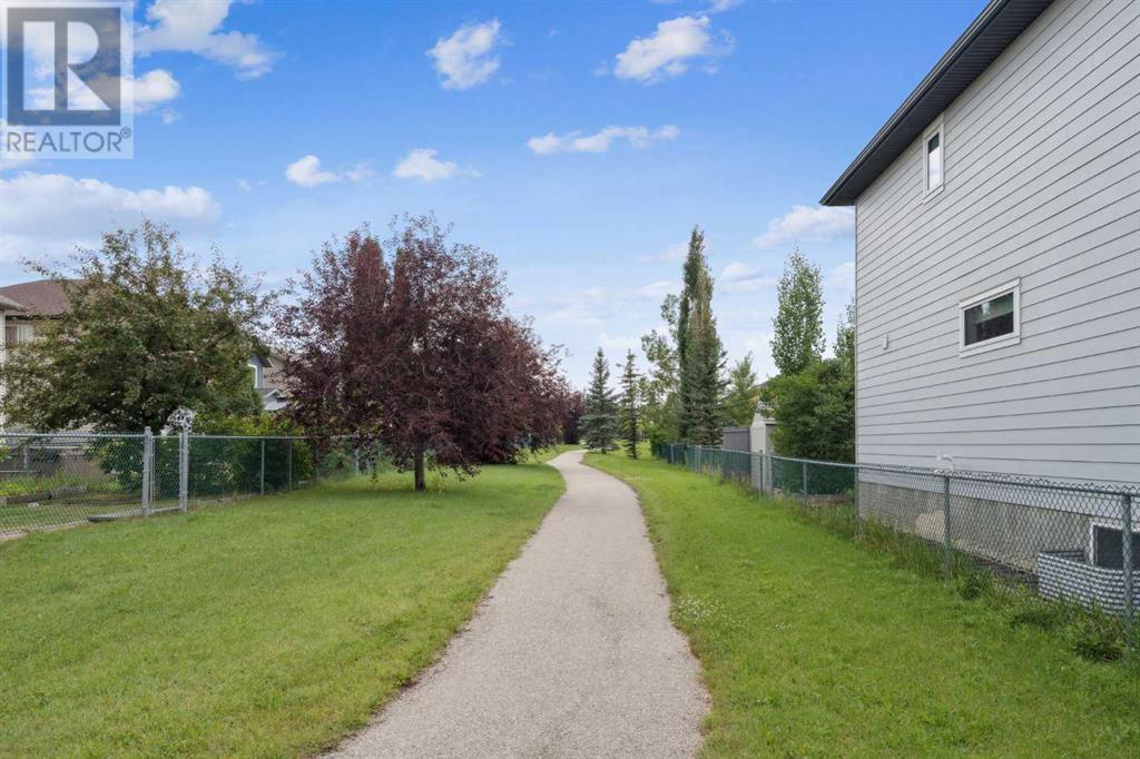 Single Family House for Sale in  Somerglen Way SW Somerset Calgary 