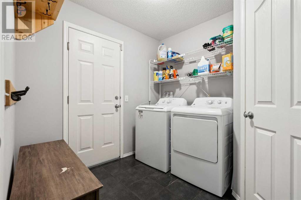 Single Family House for Sale in  Somerglen Way SW Somerset Calgary 