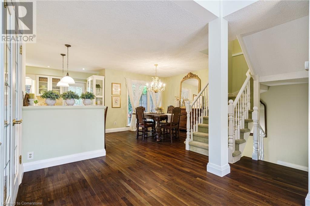 Photo 8 of 1121 Stephenson Drive, Burlington ON
