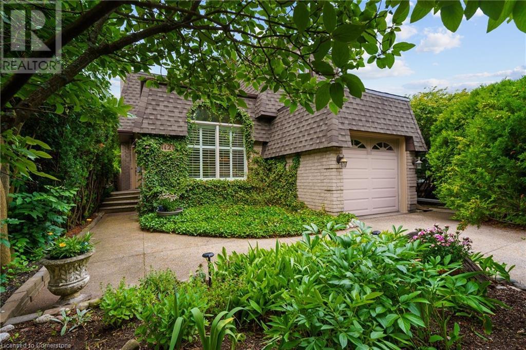 Photo 2 of 1121 Stephenson Drive, Burlington ON