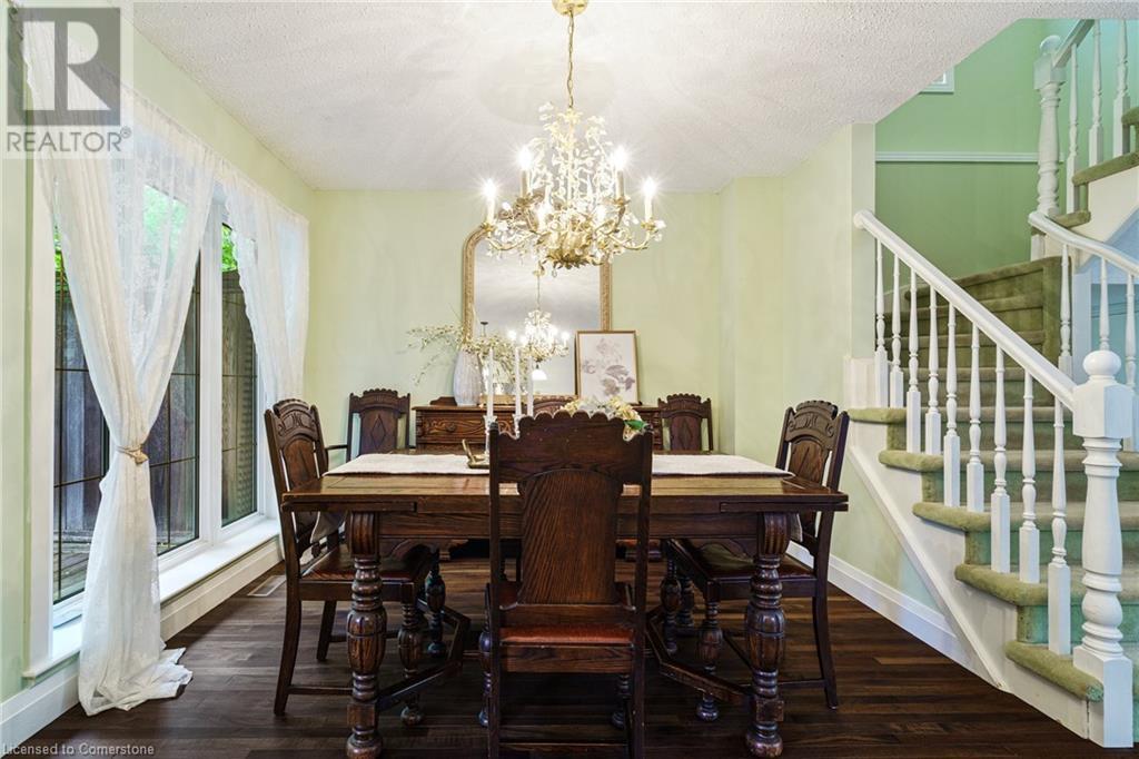 Photo 11 of 1121 Stephenson Drive, Burlington ON