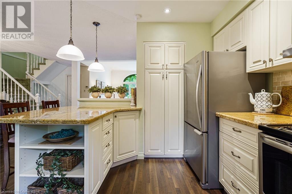 Photo 16 of 1121 Stephenson Drive, Burlington ON