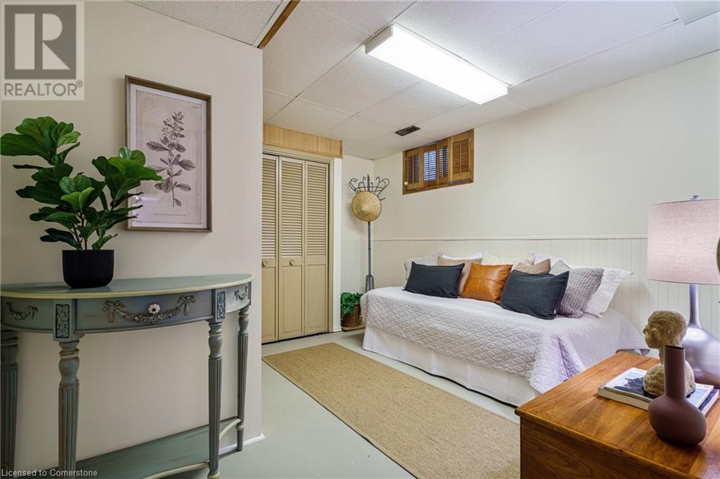 Photo 35 of 1121 Stephenson Drive, Burlington ON
