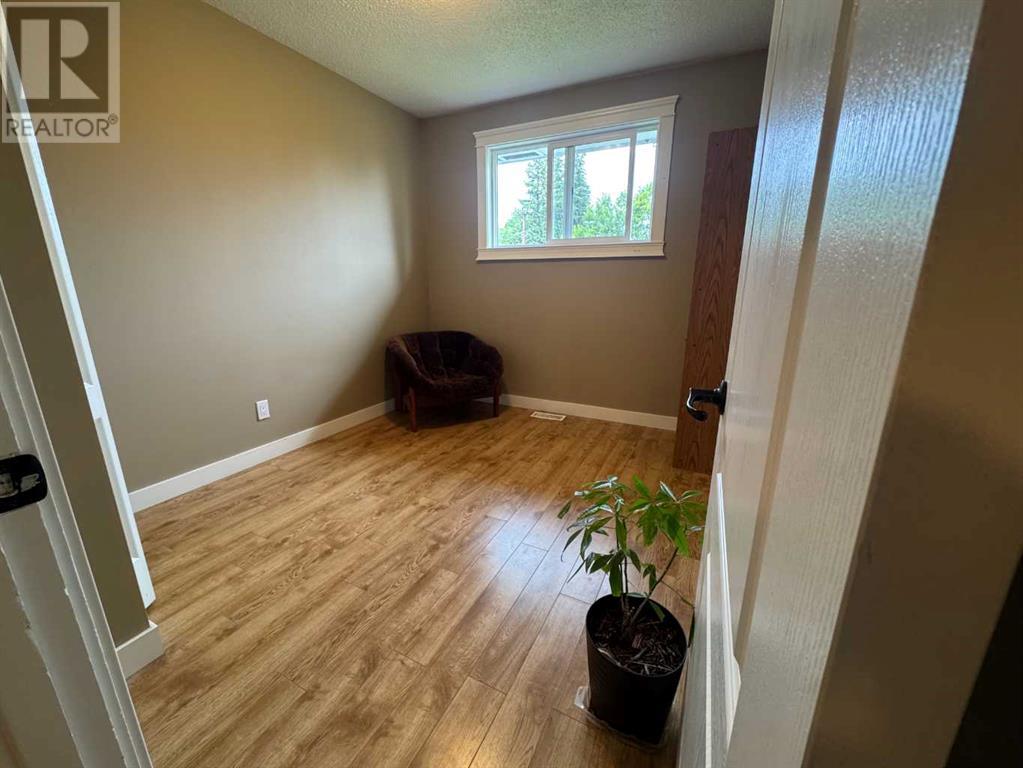 Single Family House for Sale in   Street Mountview Red Deer 