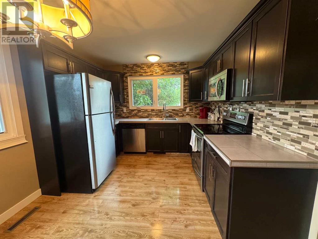 Single Family House for Sale in   Street Mountview Red Deer 