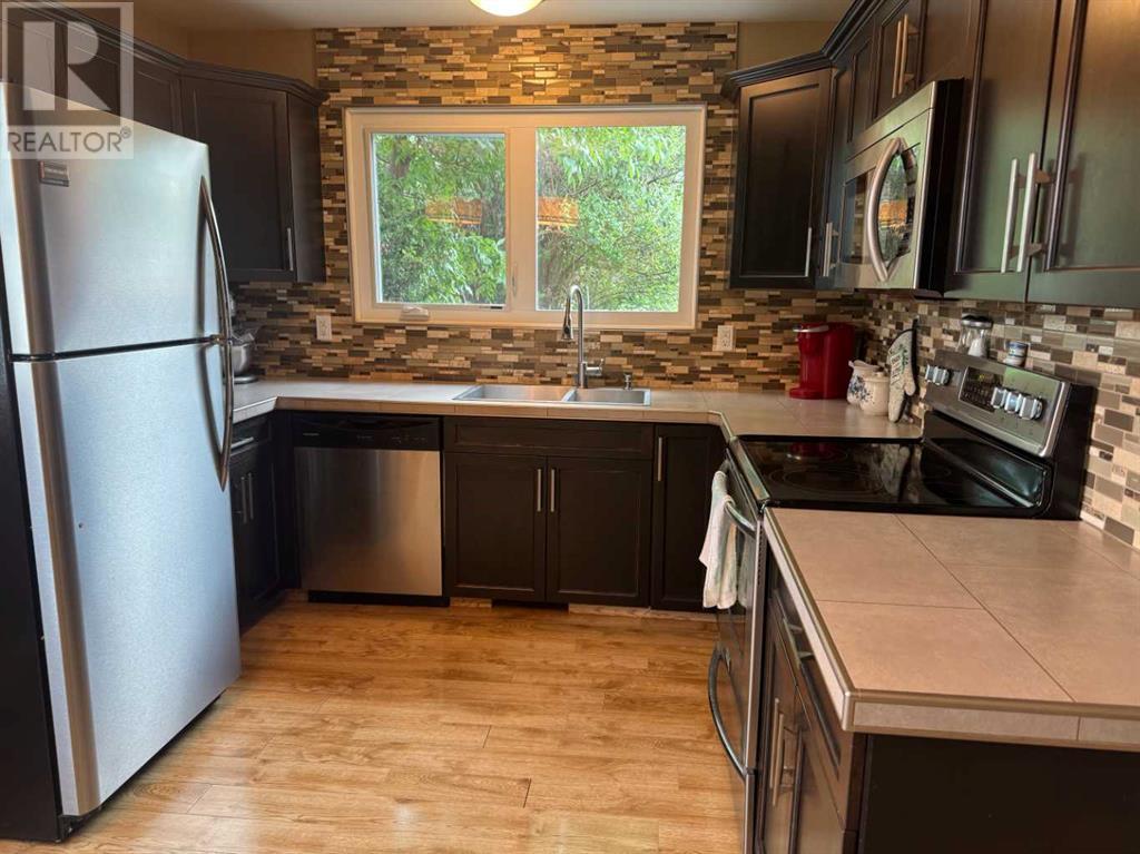 Single Family House for Sale in   Street Mountview Red Deer 