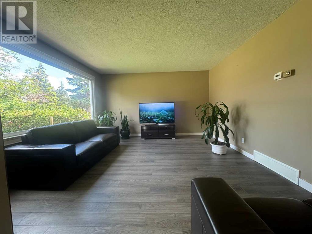 Single Family House for Sale in   Street Mountview Red Deer 
