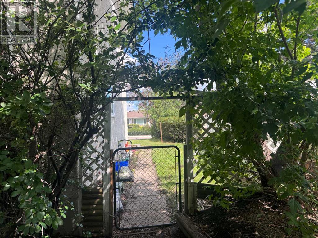 Single Family House for Sale in   Street Mountview Red Deer 