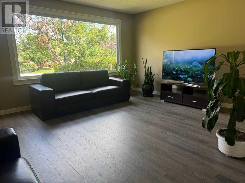 Single Family House for Sale in   Street Mountview Red Deer 