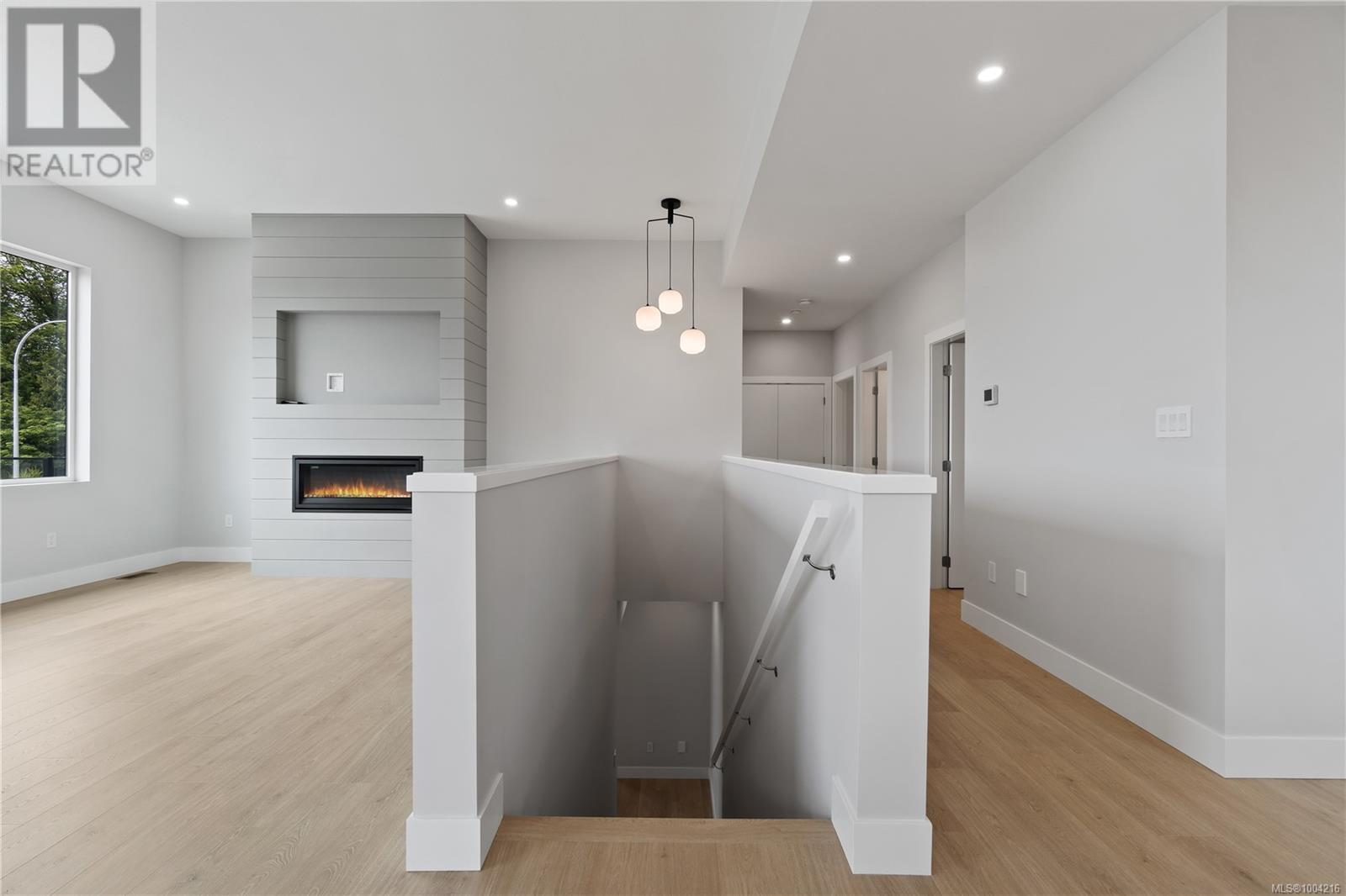431 COLONIA DR S - Image 21