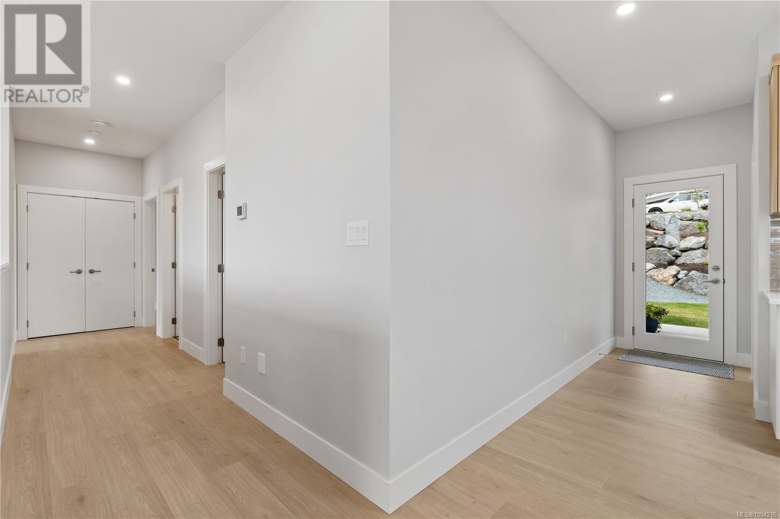 431 COLONIA DR S - Image 35