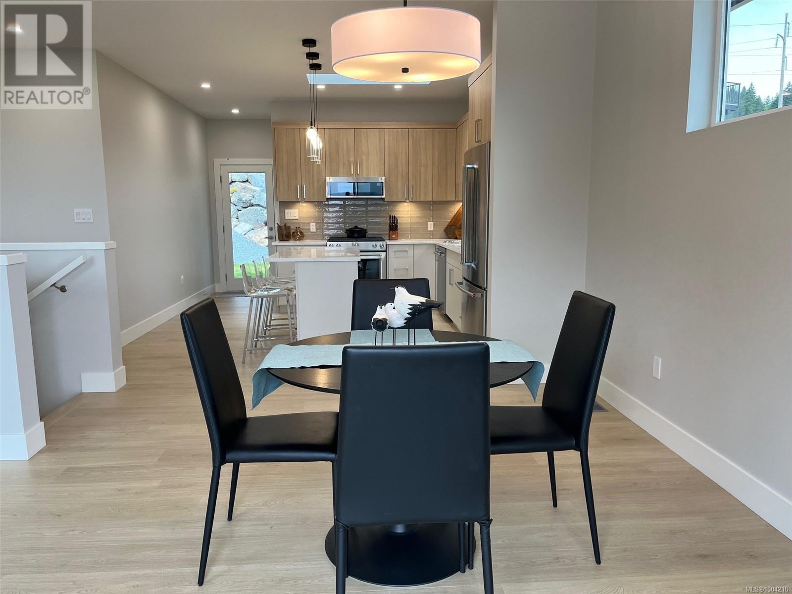 431 COLONIA DR S - Image 20
