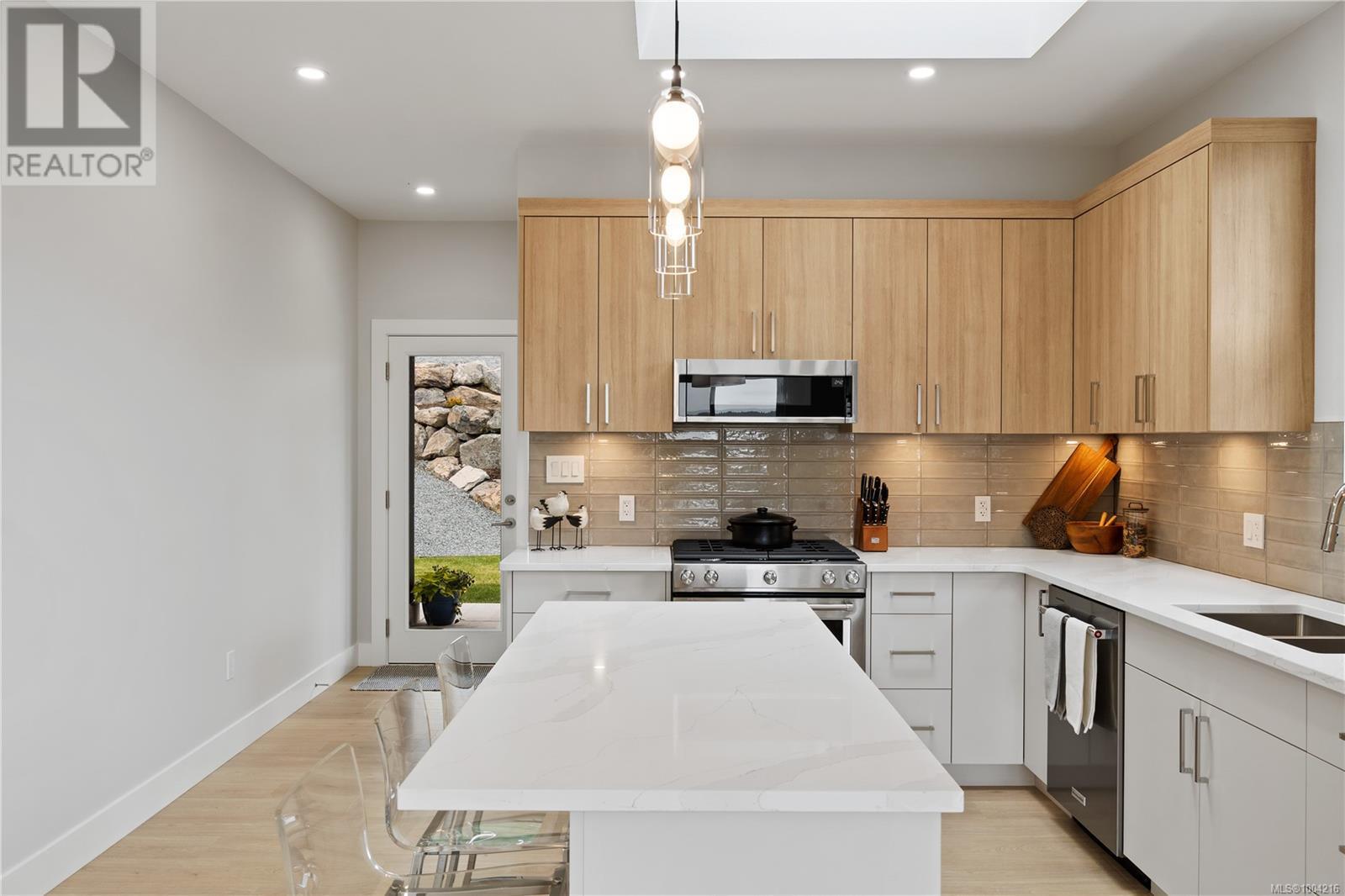431 COLONIA DR S - Image 10