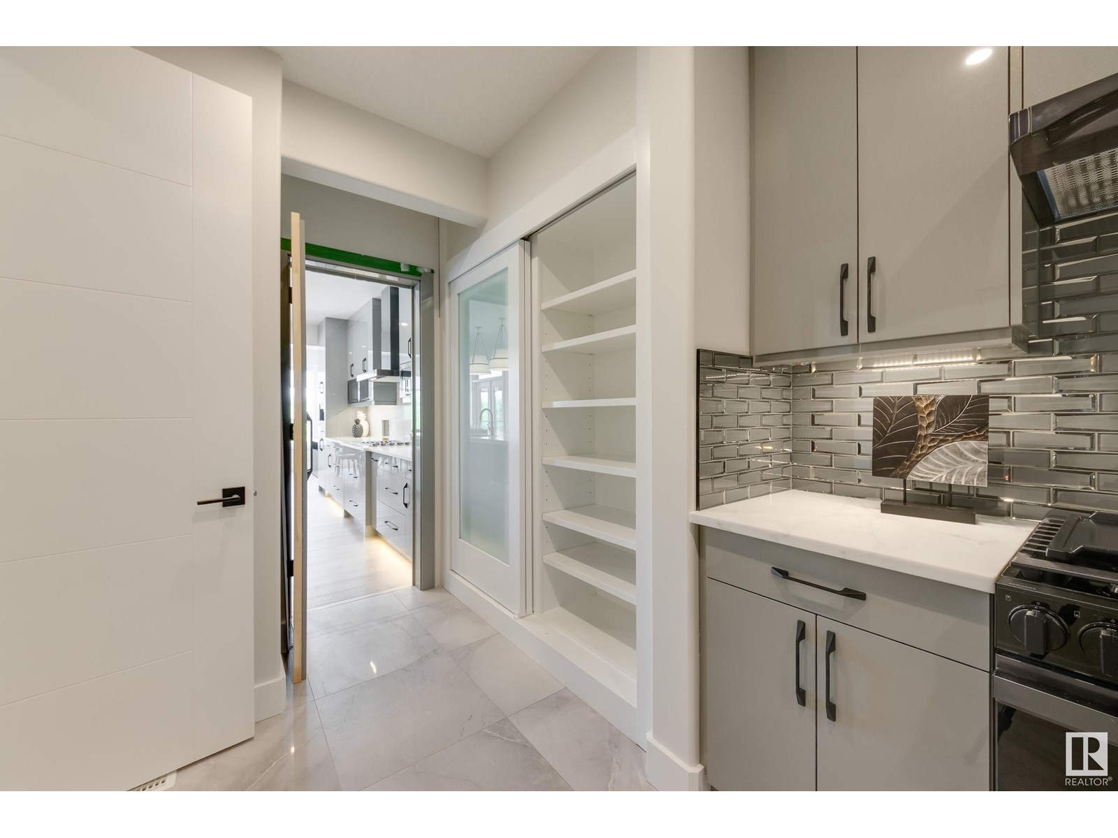 Photo 13 of 4111 Whispering River Dr Dr Sw, Edmonton AB