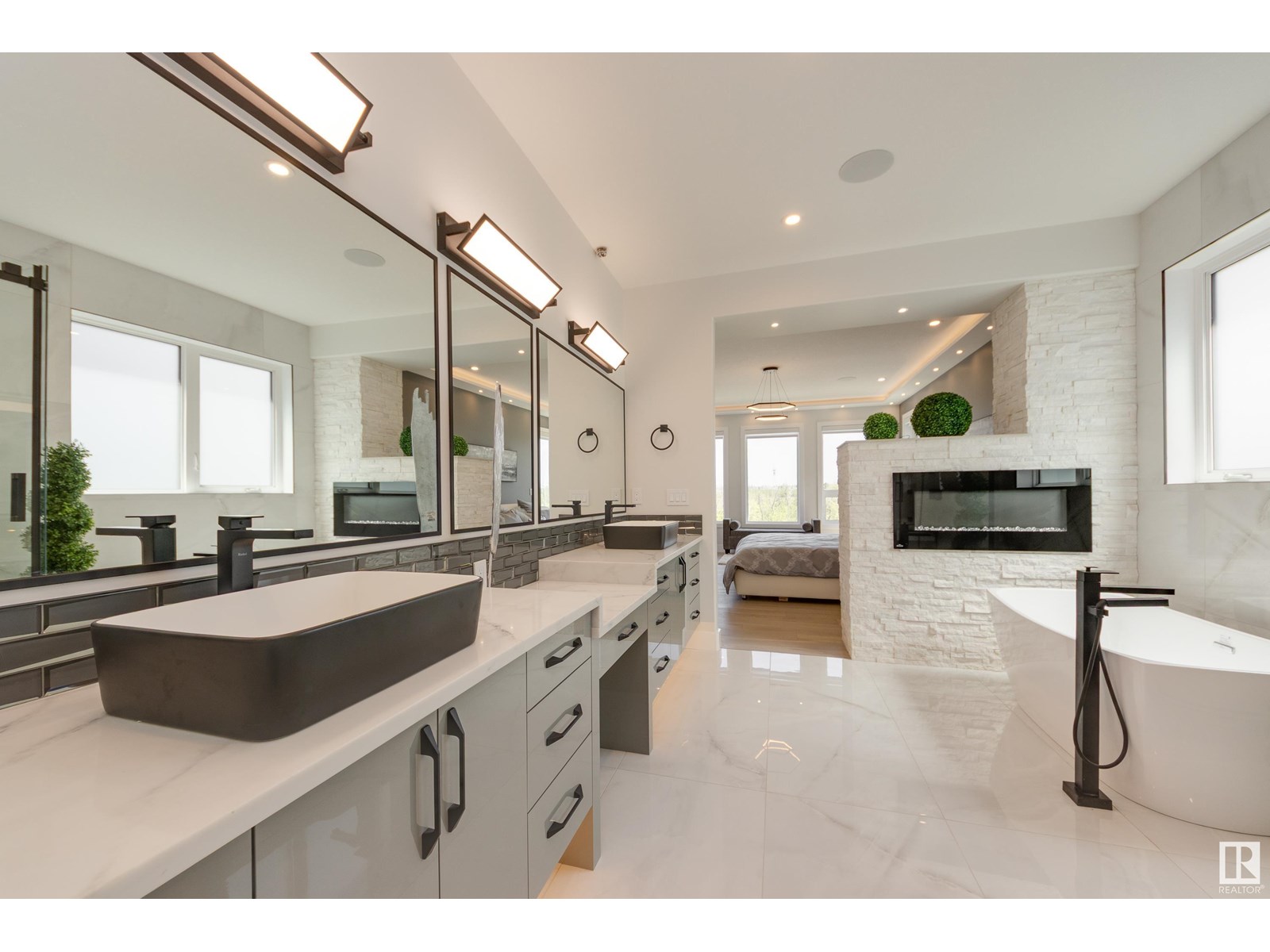Photo 19 of 4111 Whispering River Dr Dr Sw, Edmonton AB