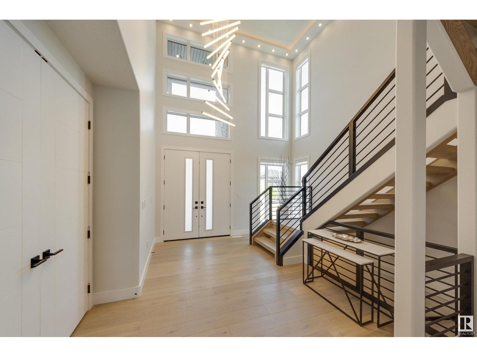 Photo 2 of 4111 Whispering River Dr Dr Sw, Edmonton AB