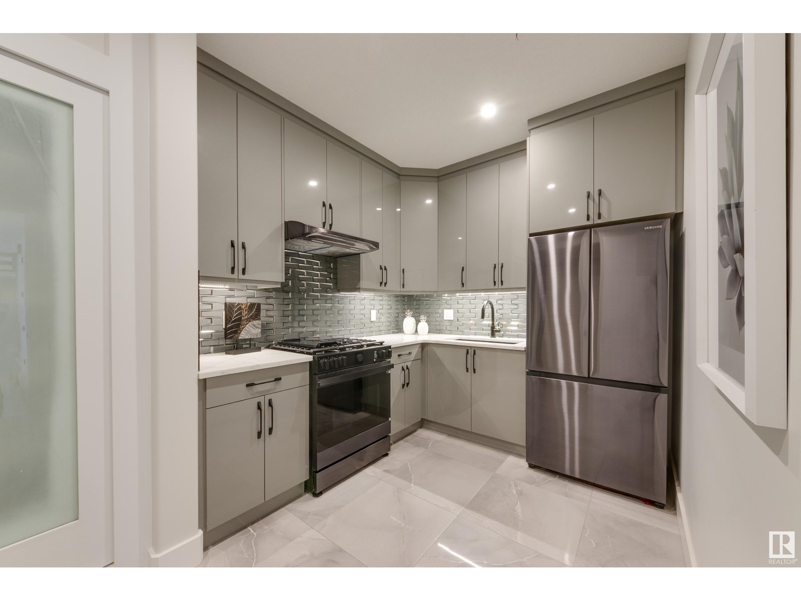 Photo 14 of 4111 Whispering River Dr Dr Sw, Edmonton AB