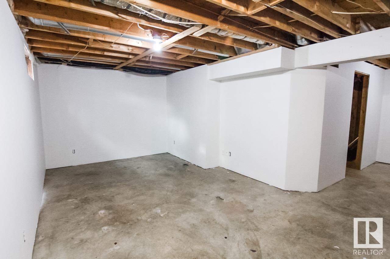 Photo 21 of 18241 84 Av Nw, Edmonton AB