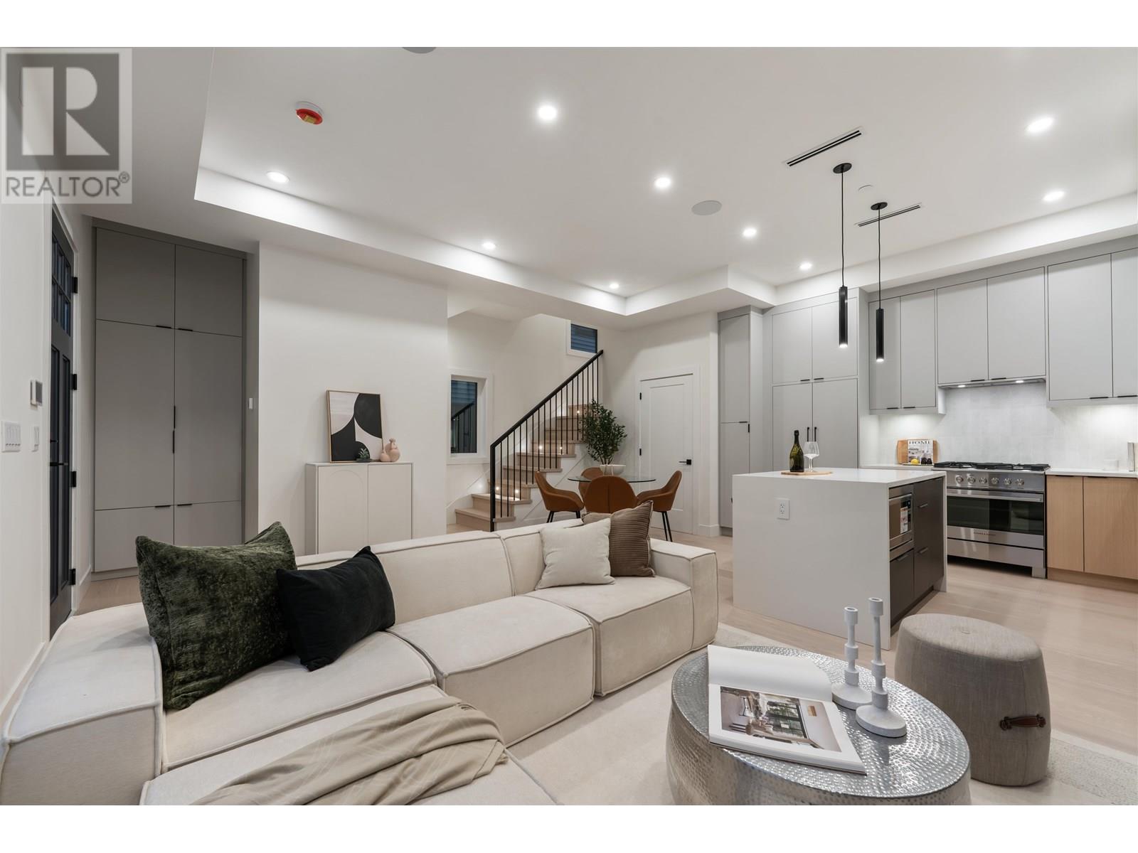 Photo 2 of 1 1259 Renfrew Street, Vancouver BC