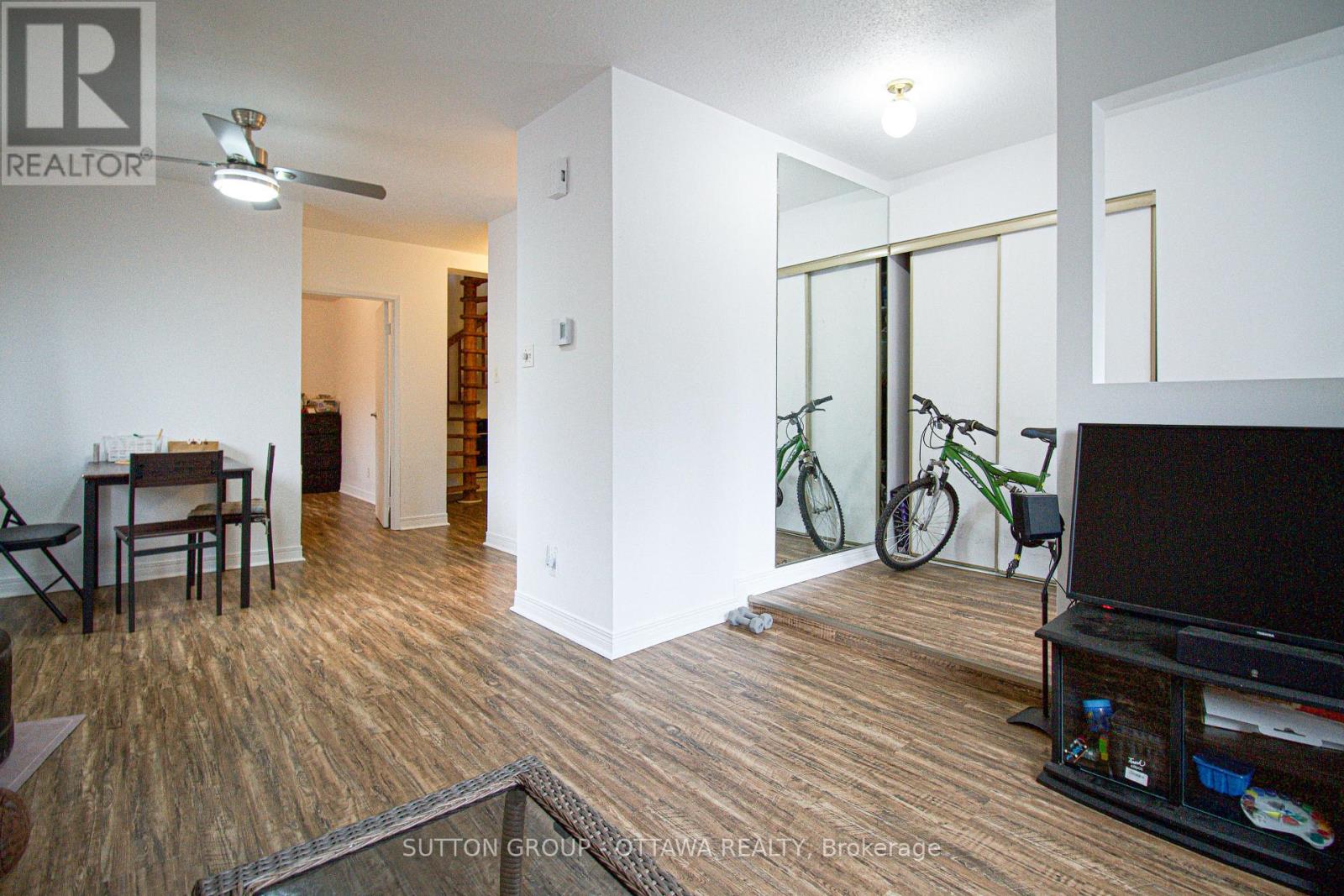 Photo 17 of 309 Cyr Avenue, Ottawa ON