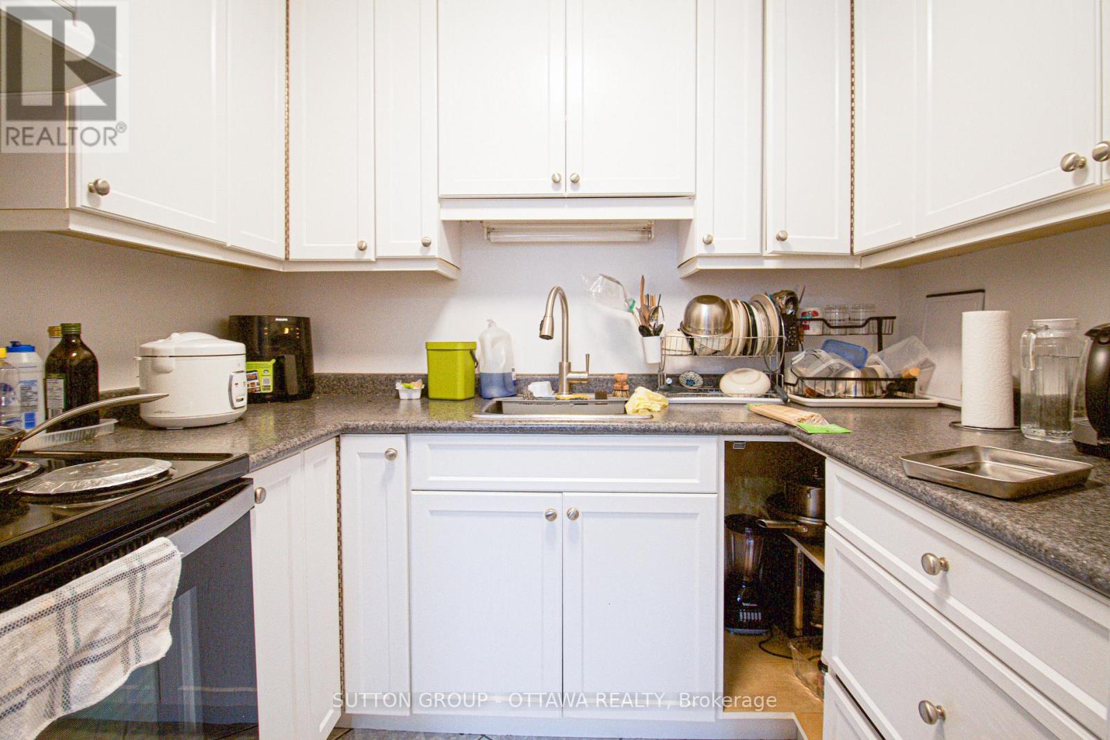 Photo 20 of 309 Cyr Avenue, Ottawa ON