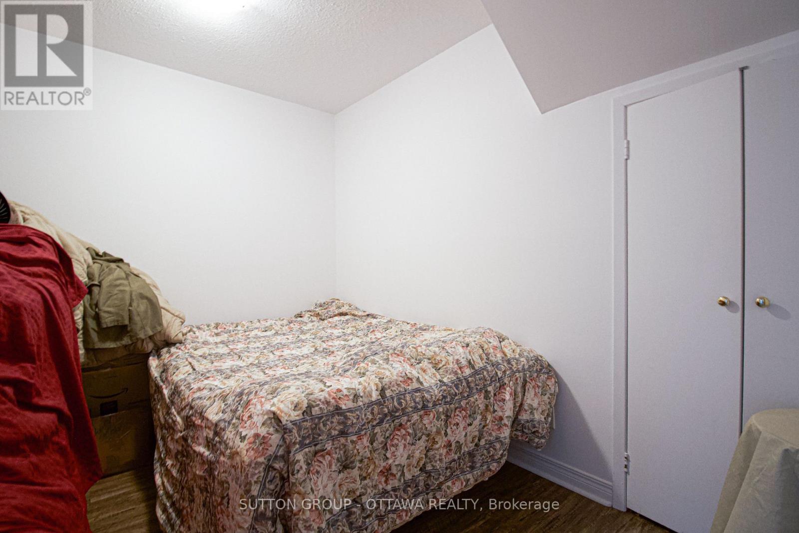 Photo 34 of 309 Cyr Avenue, Ottawa ON