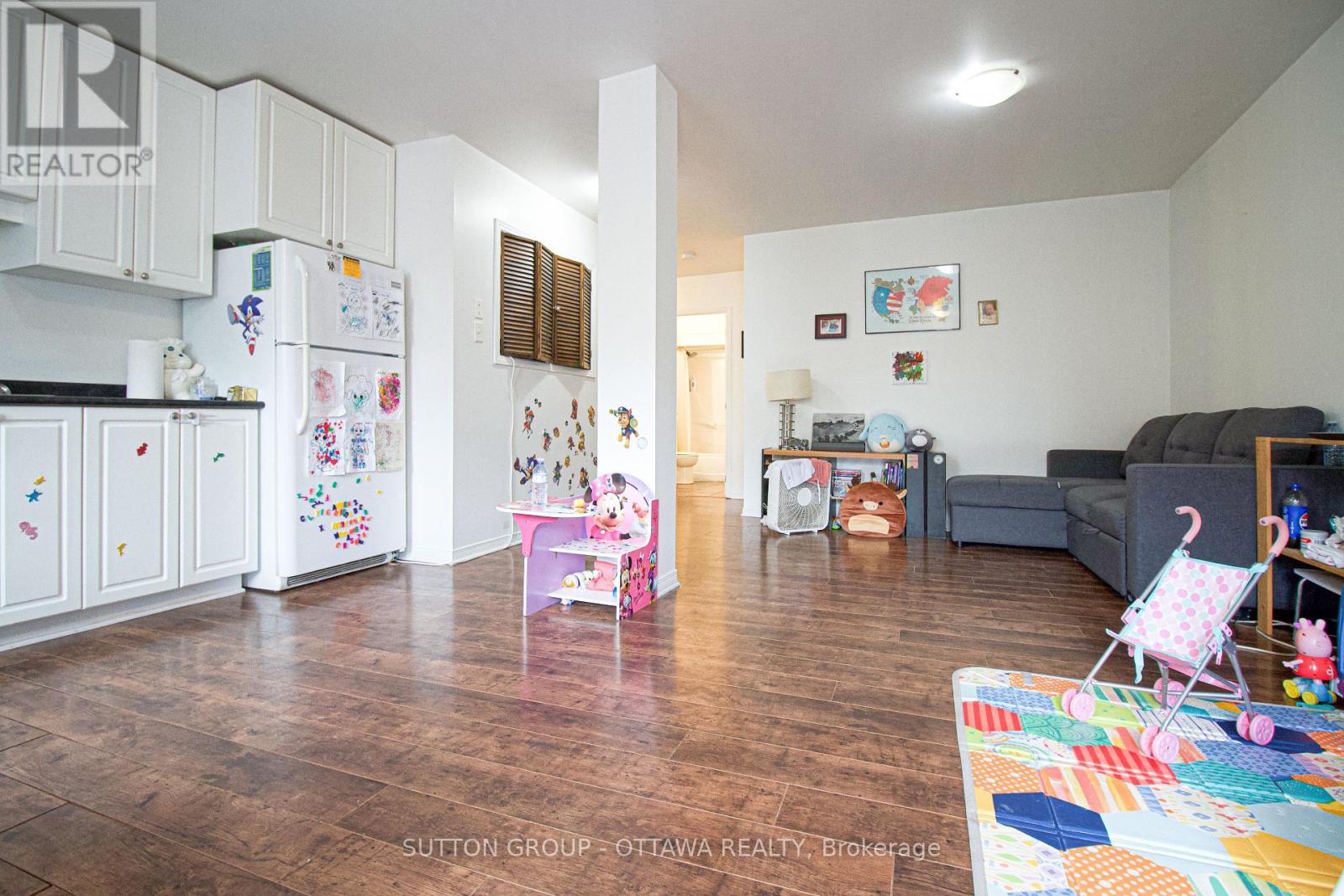 Photo 8 of 309 Cyr Avenue, Ottawa ON