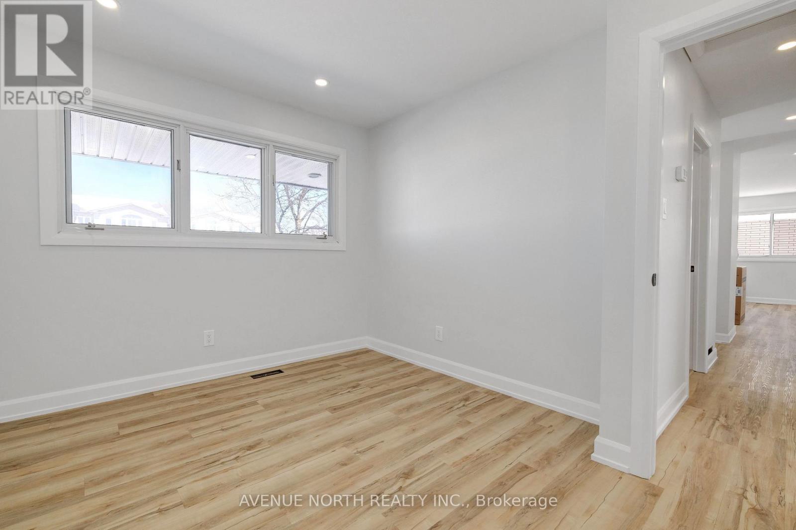 Photo 8 of 882 Balsam Drive, Ottawa ON