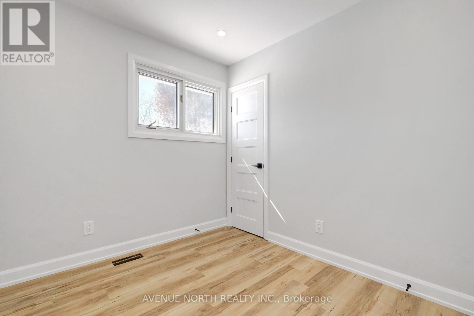 Photo 37 of 882 Balsam Drive, Ottawa ON