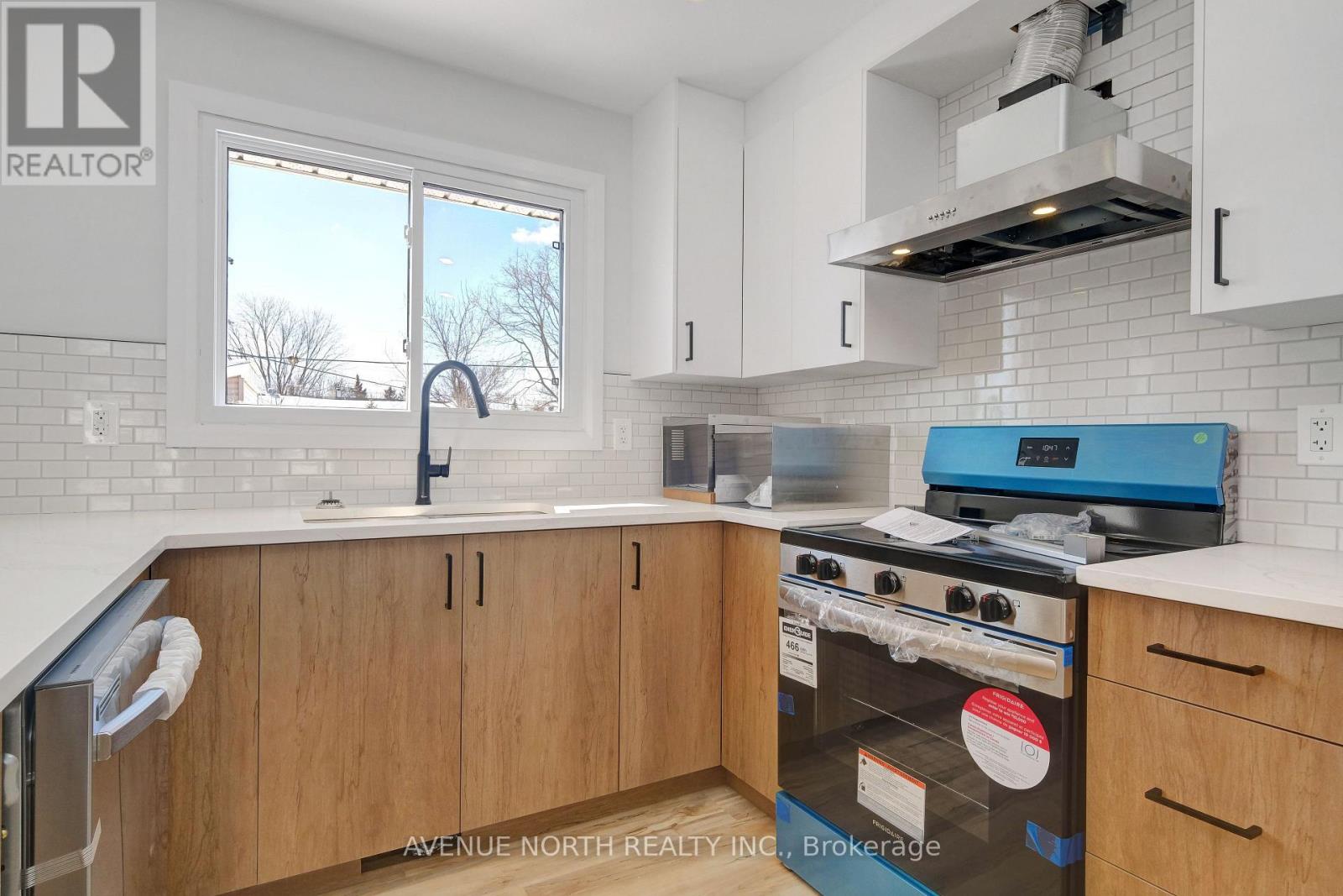 Photo 36 of 882 Balsam Drive, Ottawa ON