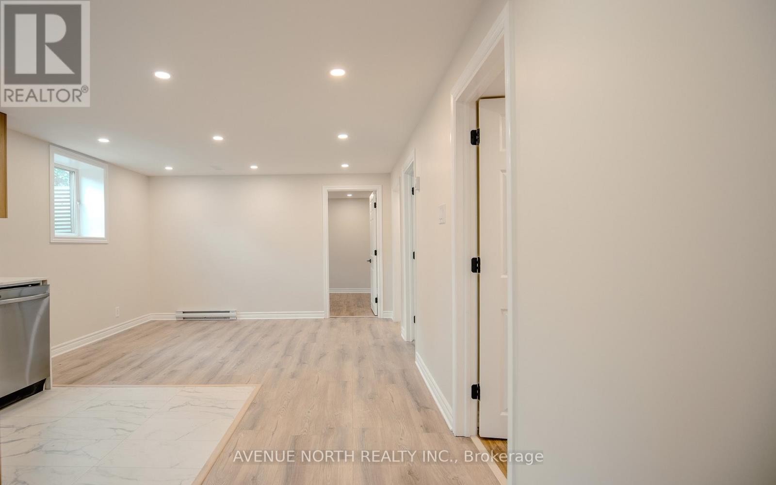Photo 32 of 882 Balsam Drive, Ottawa ON